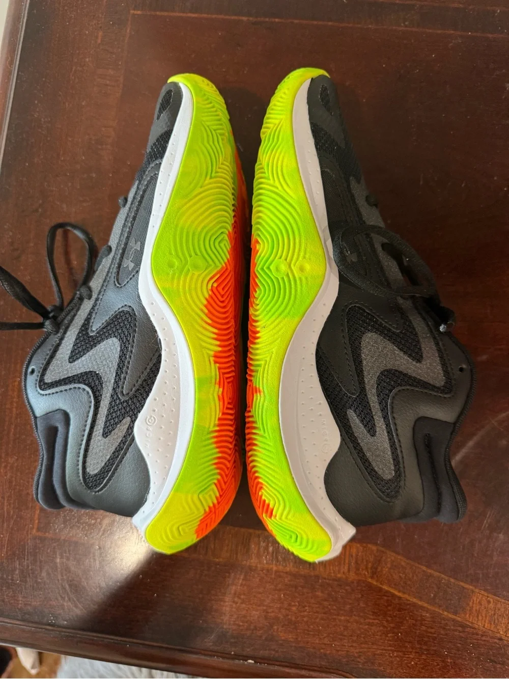 Under Armour Jet '25 Basketball Shoes Metallic Black/Hyper Green NWOB Size 7Y